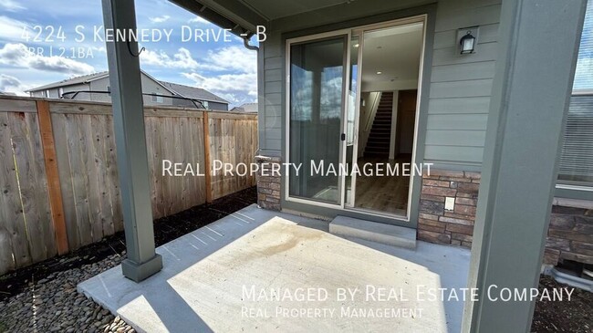 Building Photo - 4224 S Kennedy Dr