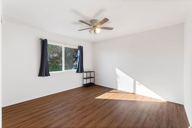Building Photo - San Diego Linda Vista /Clairemont Area May  FREE  Modern 2-Bed/1-Bath Home with Laundry, Yard, an...