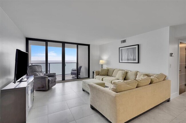 Building Photo - 2301 S Ocean Dr
