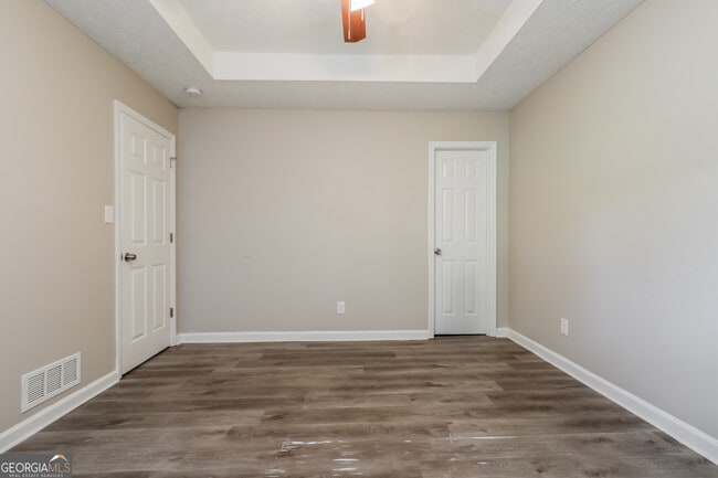 Building Photo - 15 Cedar Creek Dr