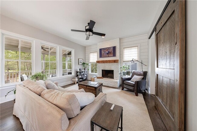 Building Photo - 1000 Loliver Ln