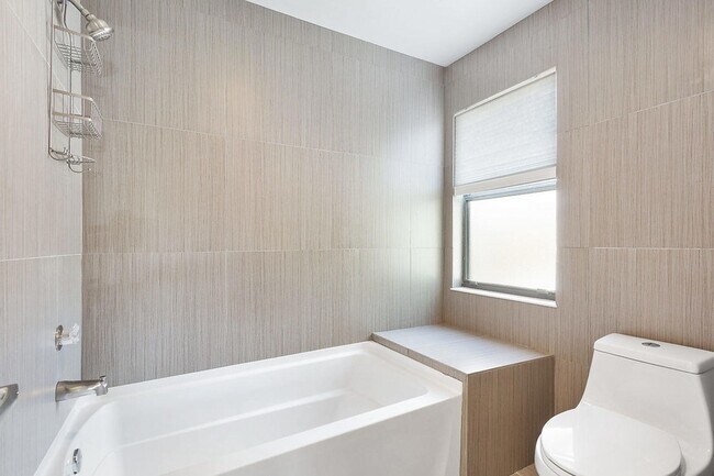 Building Photo - 13115 Belhaven Ct