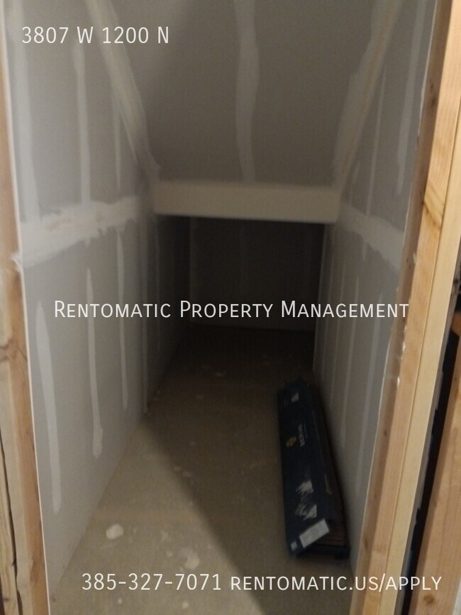 Building Photo - 3807 W 1200 N