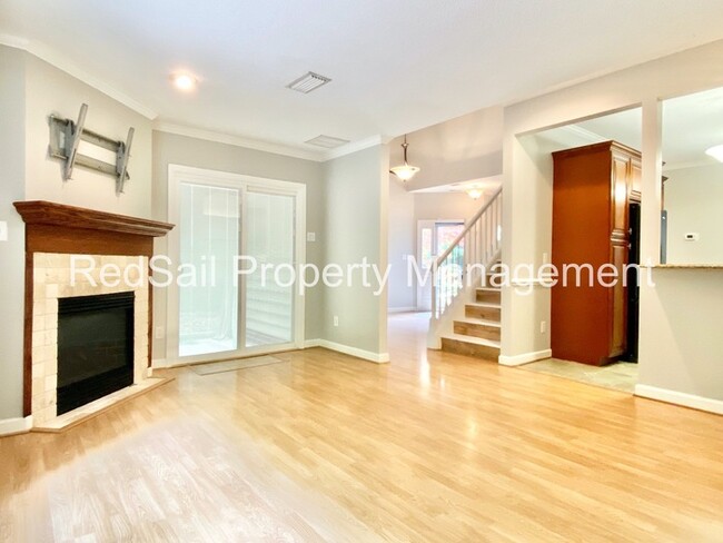 Building Photo - Willow Lakes Townhome!