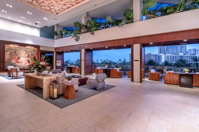 Building Photo - Spacious Waikiki Studio, One Block From Fo...