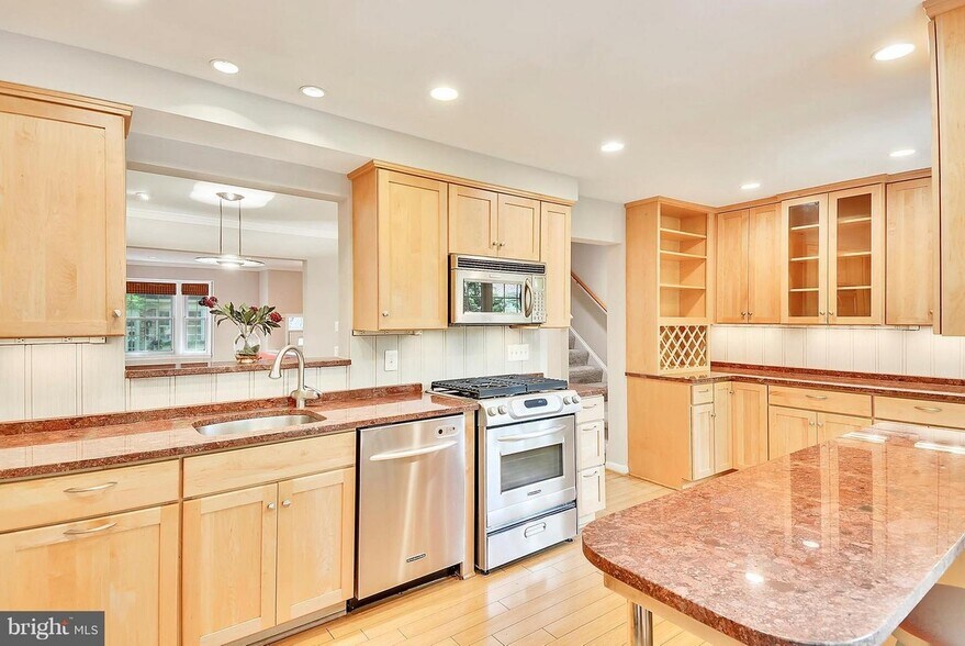 kitchen - 1107 Fairview Ct