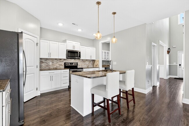 Building Photo - 104 Woodtrace Ct