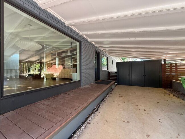 Building Photo - 3322 Ocotea St