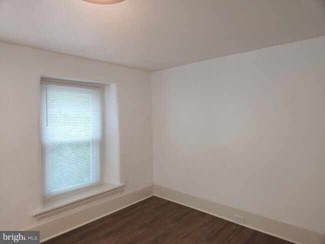 Building Photo - 3856 Terrace St