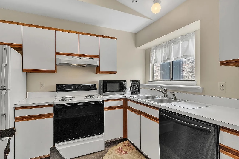 Building Photo - 42794 Lilley Pointe Dr