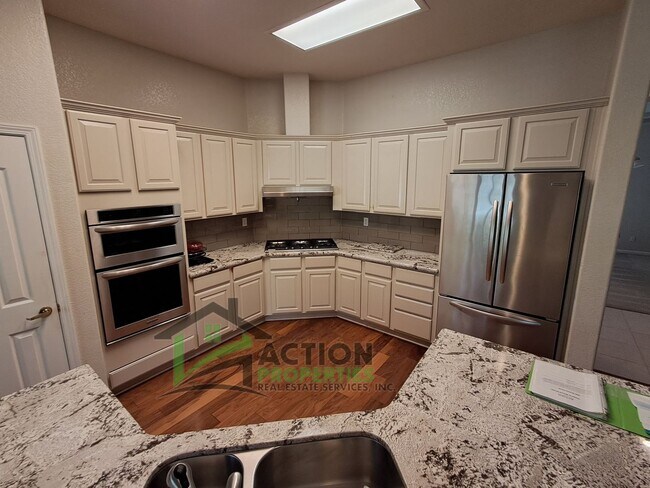 Building Photo - 400 Dumas Ct