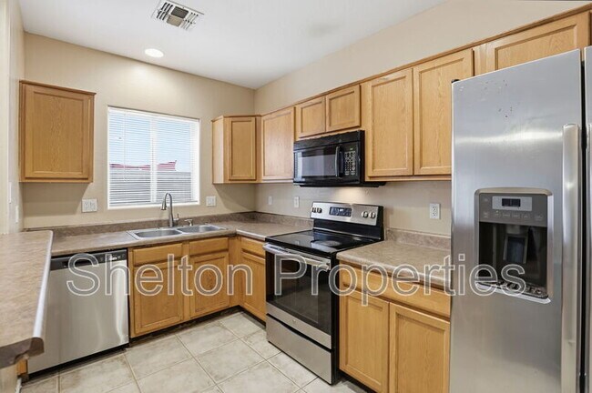 Building Photo - 15818 N 25th St