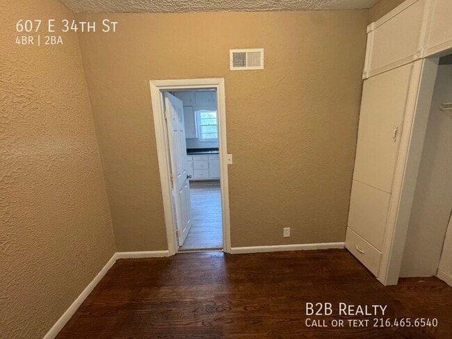 Building Photo - 607 E 34th St