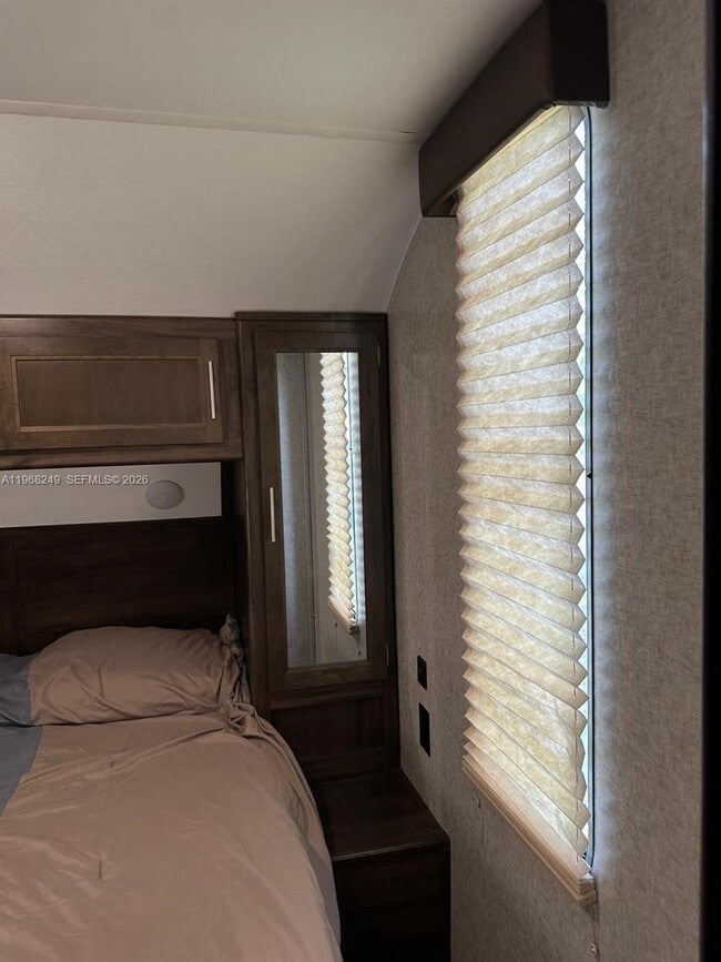 Building Photo - 3211 SW 47th Ave