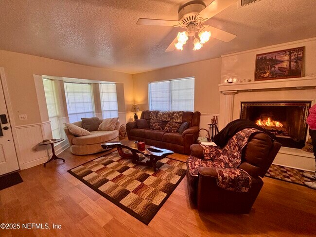 Building Photo - 15813 Butch Baine Dr