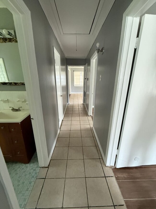 Building Photo - Rental Property In Sunset