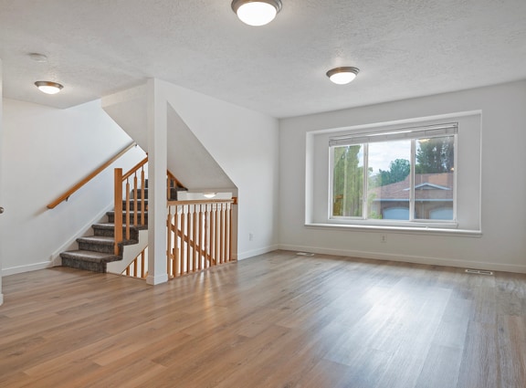 Building Photo - 9485 Fairway View Dr S