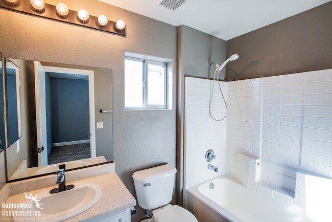 Building Photo - Modern 3Bdm 3Ba Home in a gated community!