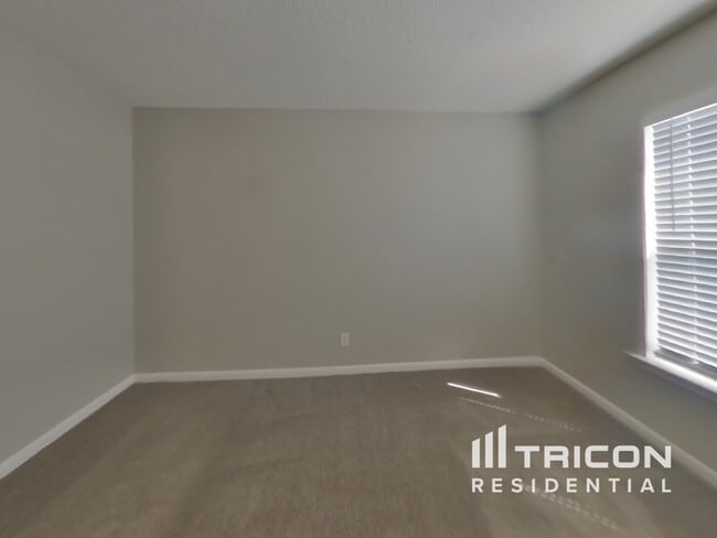 Building Photo - 5930 Encanto Point Dr