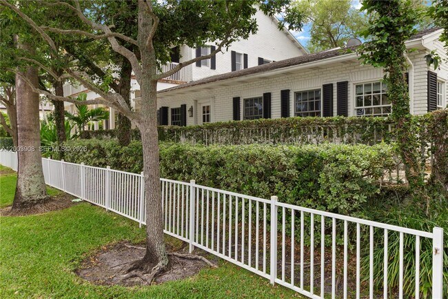 Building Photo - 700 Coral Way