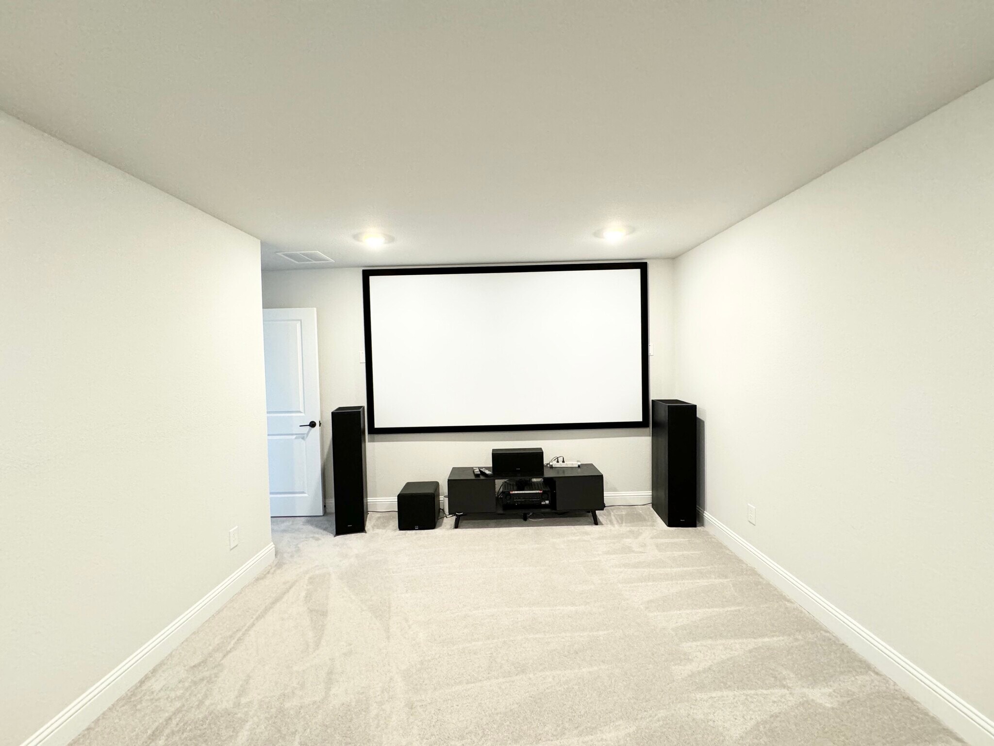 Building Photo - 2801 Riverview Rd