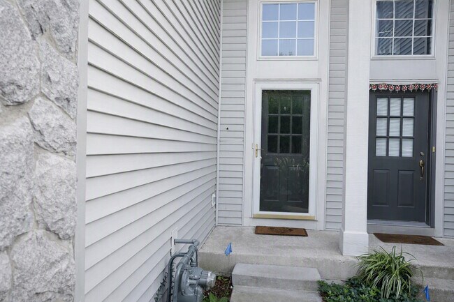 Building Photo - 3224 Bromley Ln
