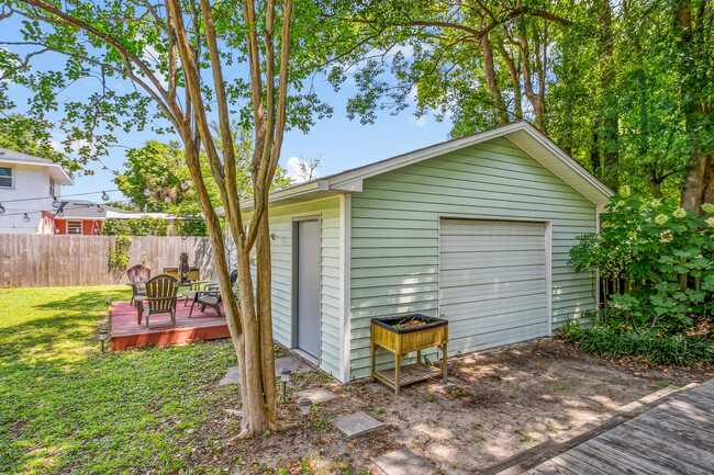 Building Photo - 1408 E Mallory St