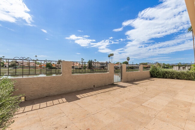 Building Photo - 8175 E Del Cuarzo Dr