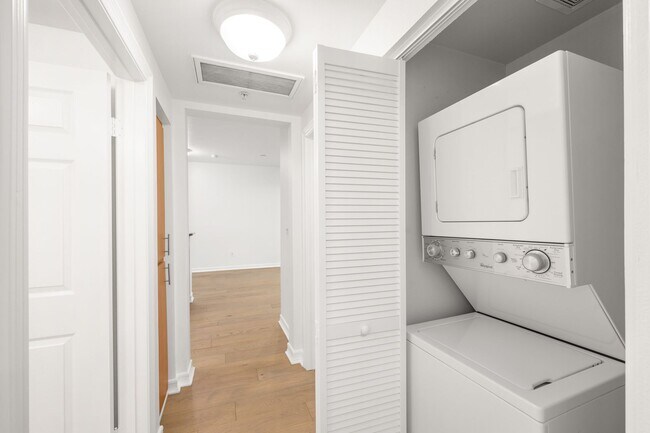 Building Photo - East Village 2 Bedroom at Union Square! 2 Parking Spaces!