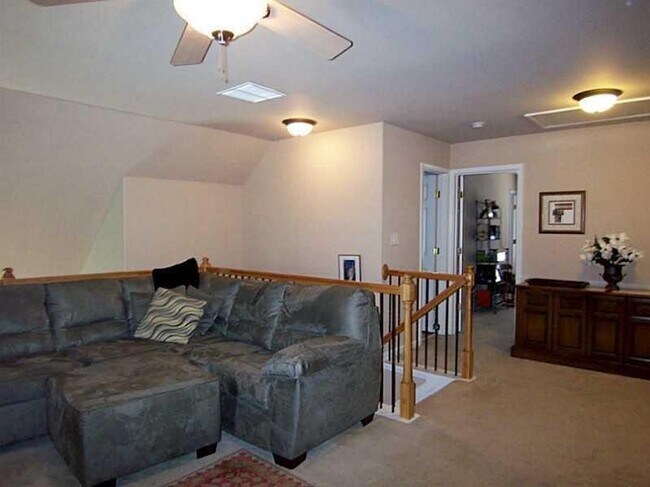 Building Photo - 6128 Prestwood Dr