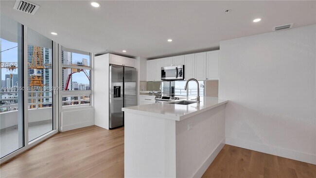 Building Photo - 555 NE 34th St