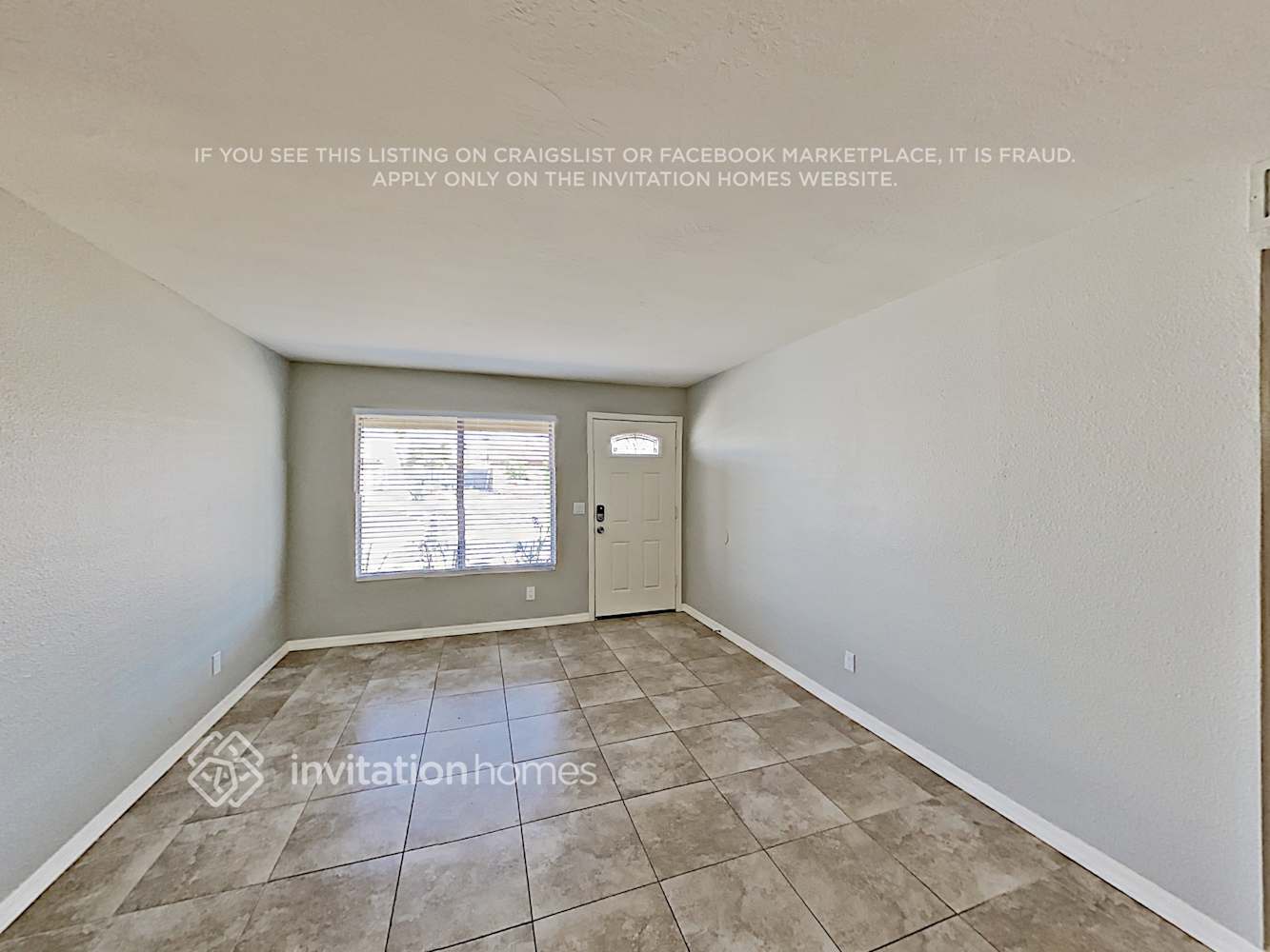 Building Photo - 4143 E Sweetwater Ave