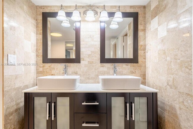 Building Photo - 20347 W Country Club Dr