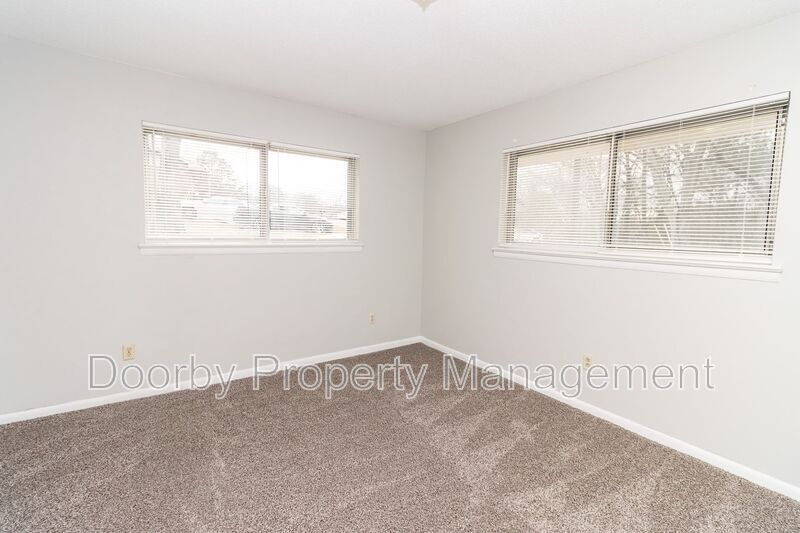 Building Photo - 6436 Basswood Ln