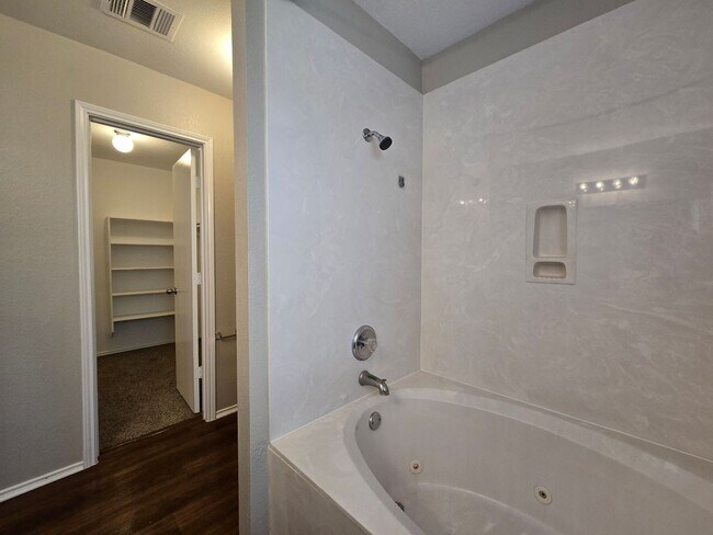 Building Photo - 5302 Lyra Dr
