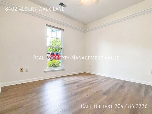 Building Photo - 8402 Albury Walk Ln