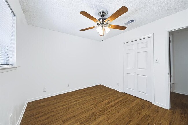 Building Photo - 4713 Sagebrush Trail