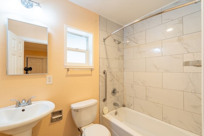 Building Photo - 17645 Peak Ave