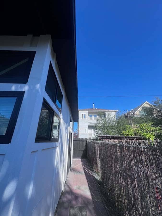 Building Photo - 720 37th St