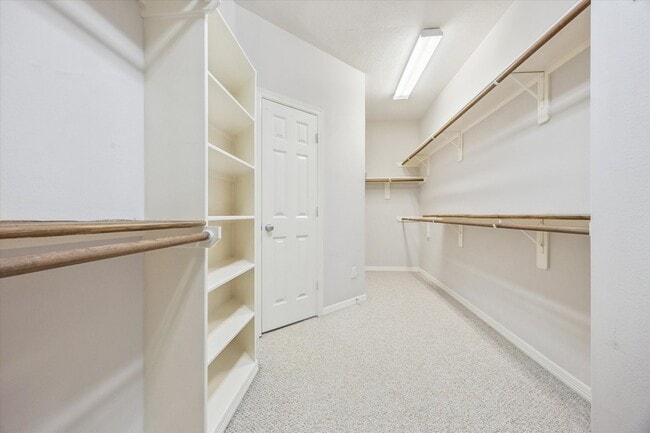 Building Photo - 5337 Elm St