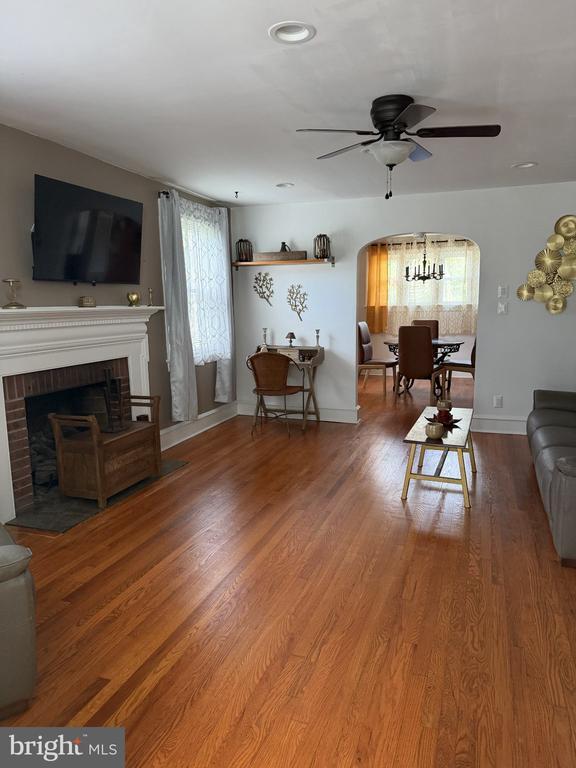 Building Photo - 635 Lukens Ave
