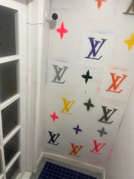 Building Photo - 573 E 93rd St