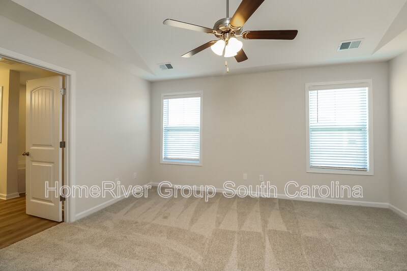 Building Photo - 3085 Litchfield Ave