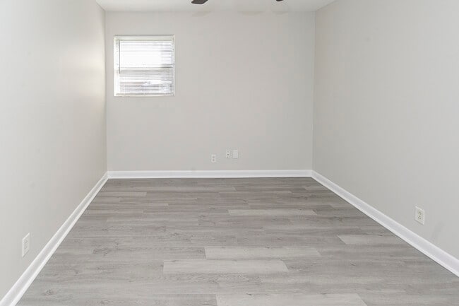 Building Photo - 156 Macon Rd