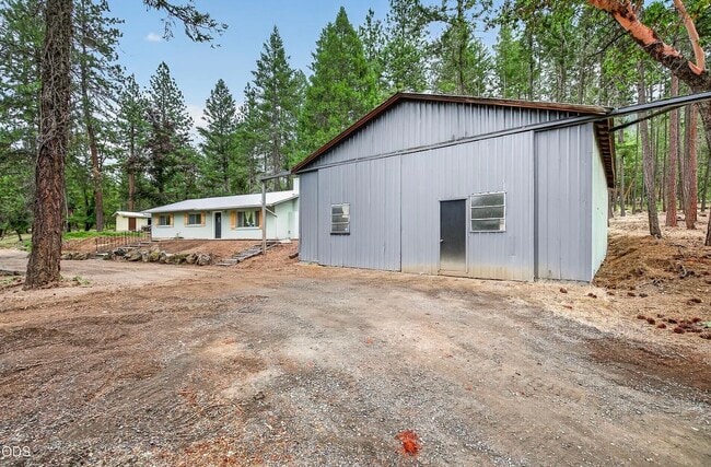 Building Photo - 981 Upper Applegate Rd