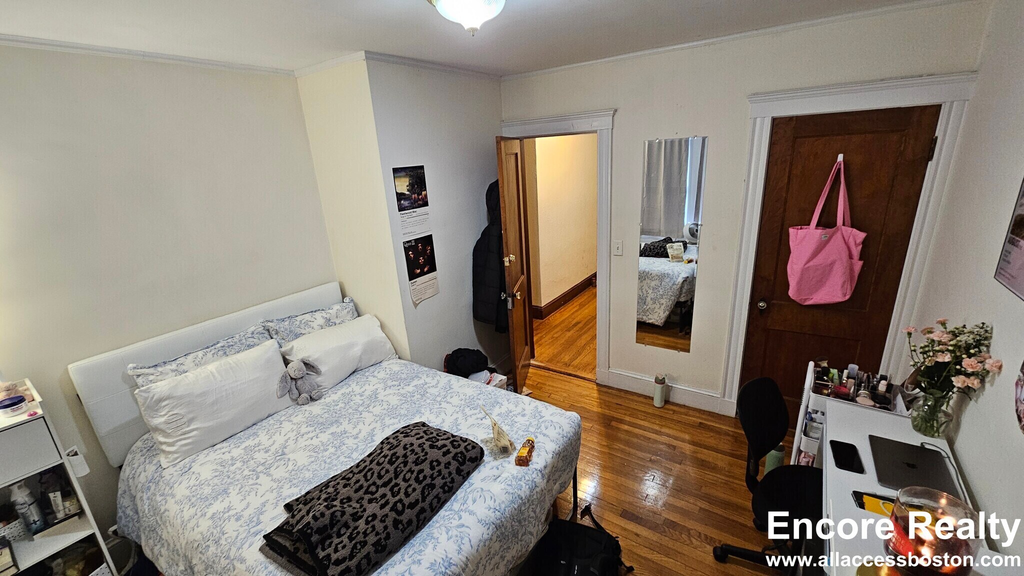 Building Photo - 292 Foster St