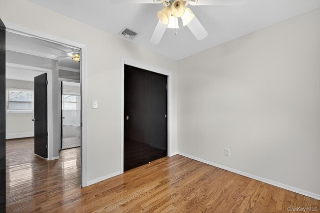 Building Photo - 9 Bay Beach Ave