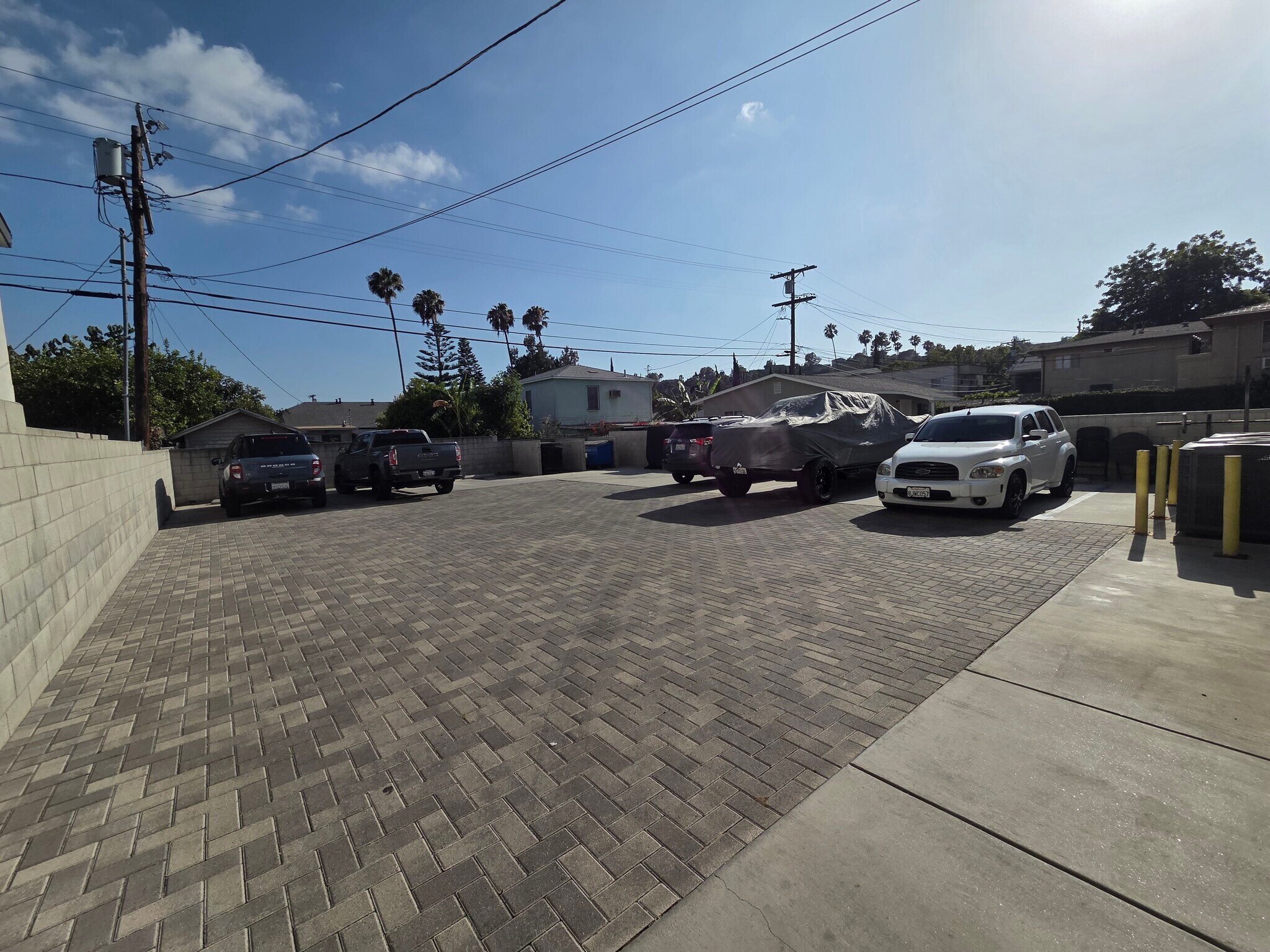 Building Photo - 2220 Norwalk Ave