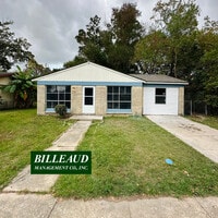 Building Photo - 123 Town Homes Dr