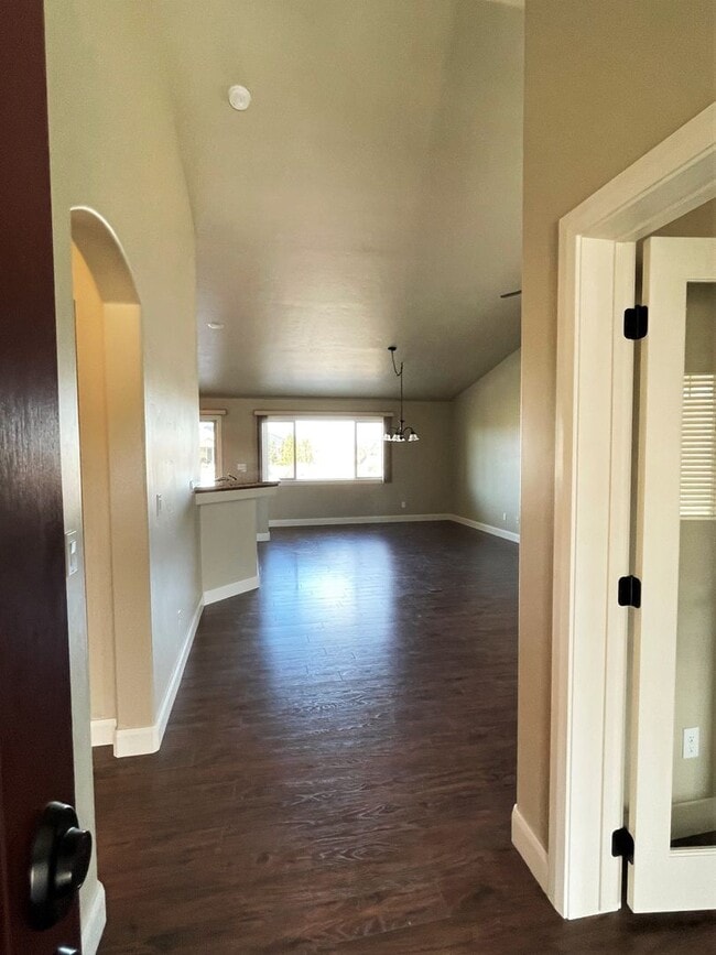 Building Photo - Beautiful 2 bed, 2 bath home with office/3rd bedroom in Eagle just off State and Linder in the Pr...